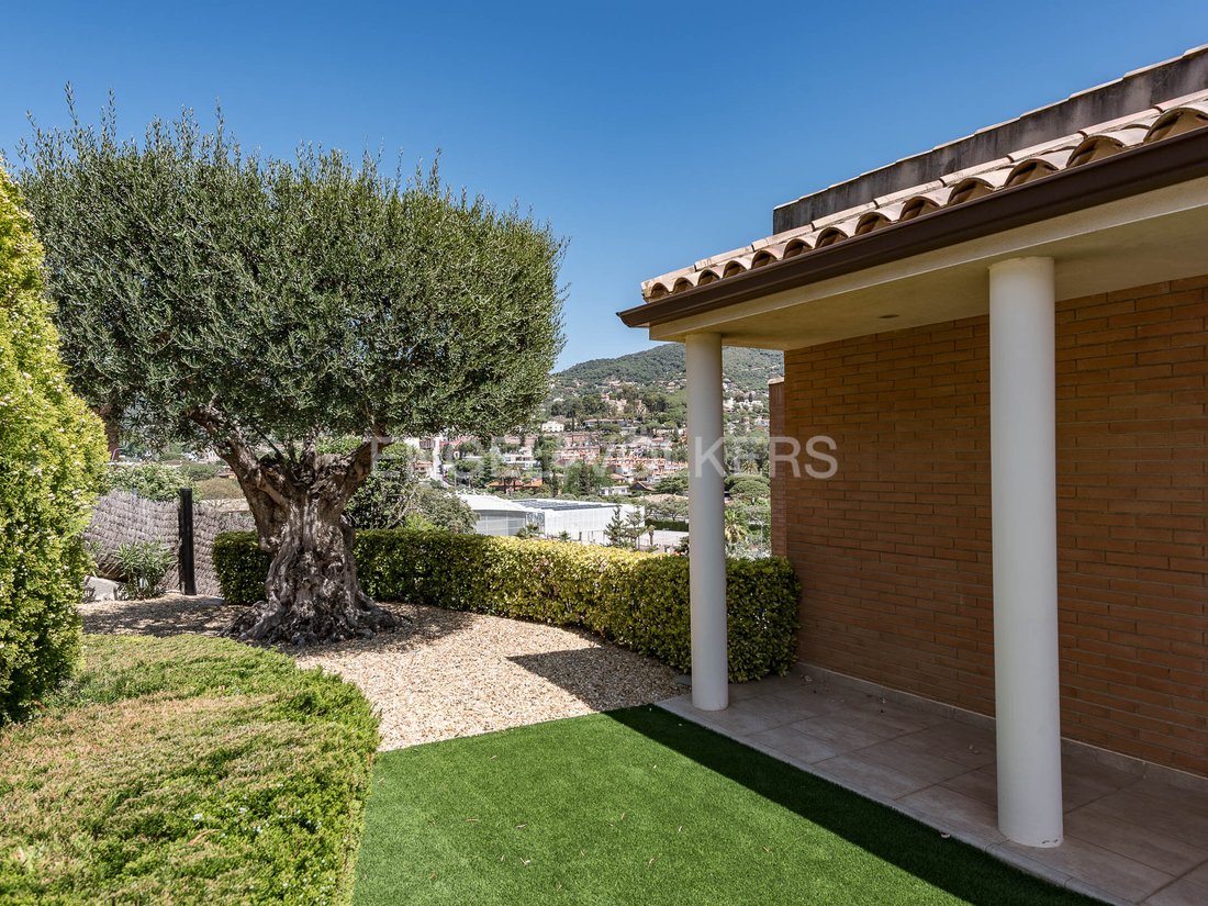 Extraordinary Luxury Villa In Cabrils, Catalonia, Spain For Sale (13127701)