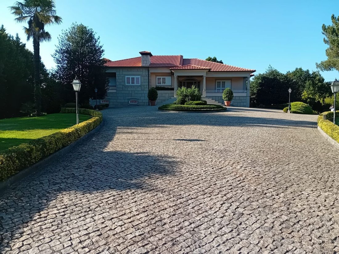 Luxury Villa For Sale On Rua 24 De Junho, 175, In Guimaraes, Braga