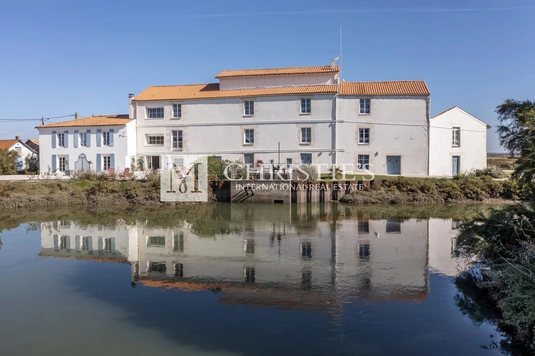 For Sale Fully Renovated 15th Century In Royan, Nouvelle Aquitaine