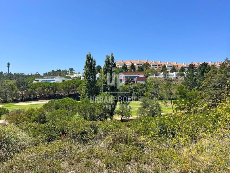 4+2 Bedroom Villa In Full Recovery Phase, For Sale In Sintra, Lisbon