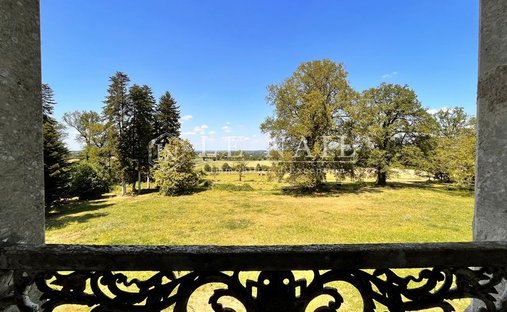 25 Min From Puy Du Fou 19th Century Chateau Fully Renovated Set In 5.69 Hectares Of Parkland