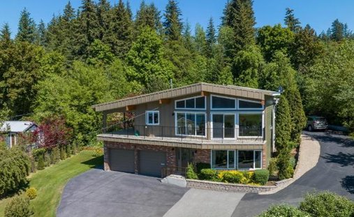 House in Salmon Arm, British Columbia, Canada 1