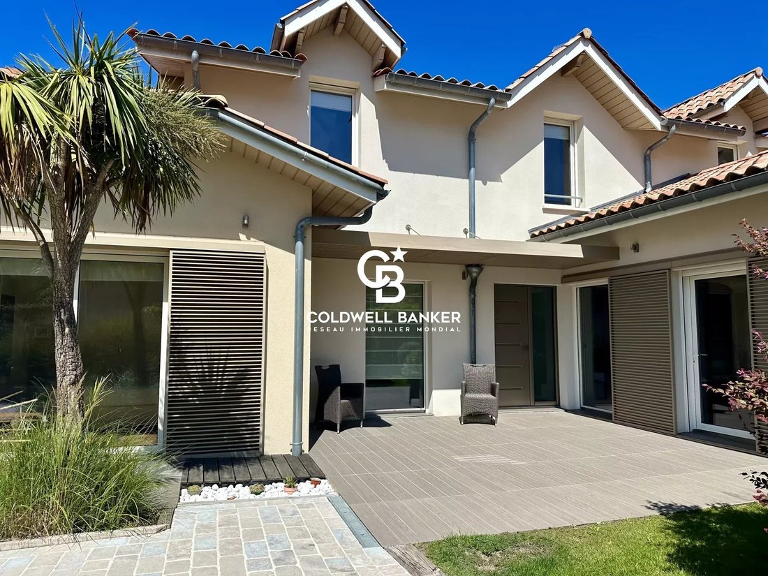 Family Villa In A Quiet Area Near The In Arcachon, Nouvelle Aquitaine