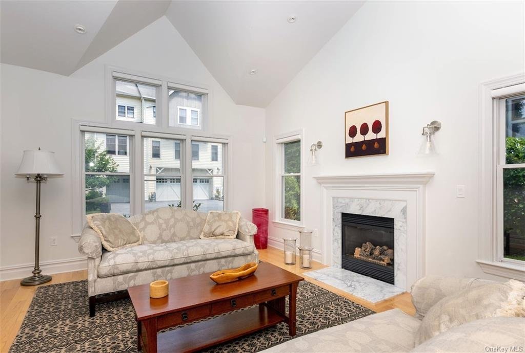 4 Bedrooms Condominium In Dobbs Ferry, New York, United States For Sale