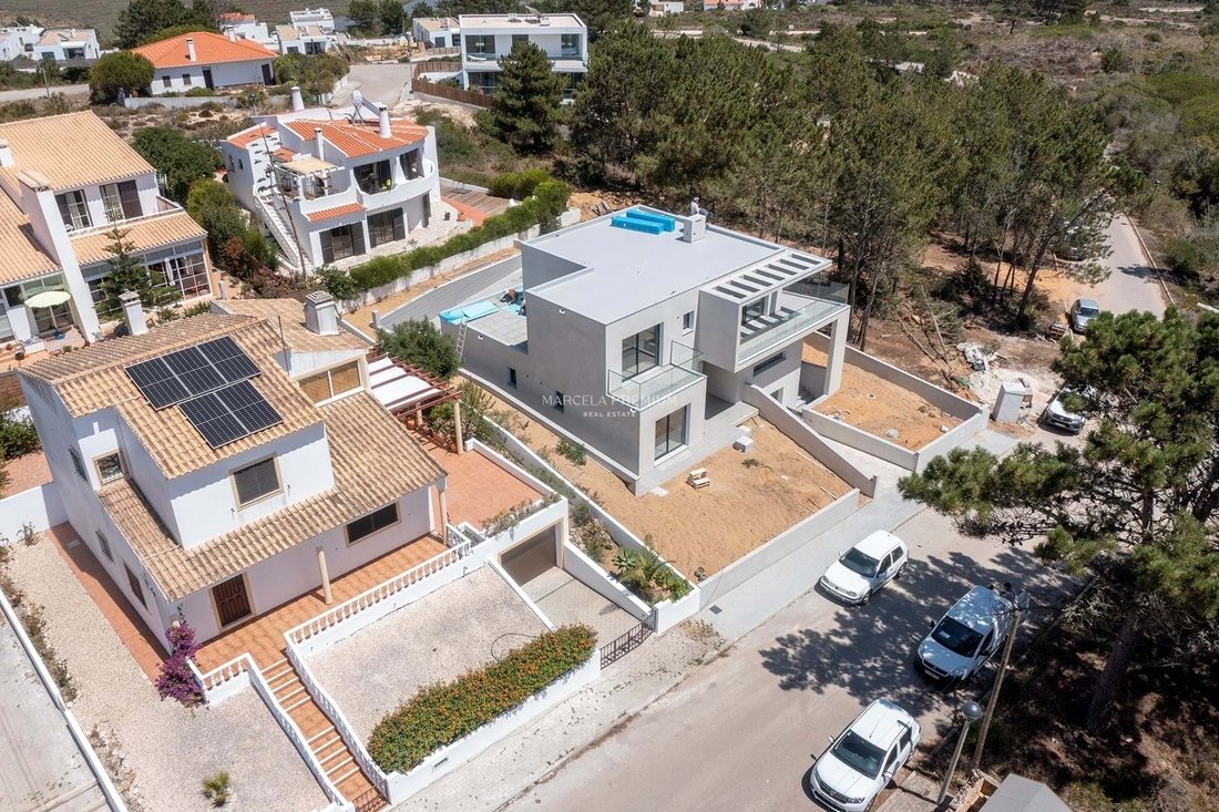 Modern 4 Bed Villa With Pool, In Praia De Monte Clérigo, Algarve ...