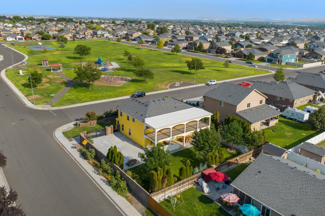 Excellent Outdoor Living And Spaces In Pasco, Washington, United States