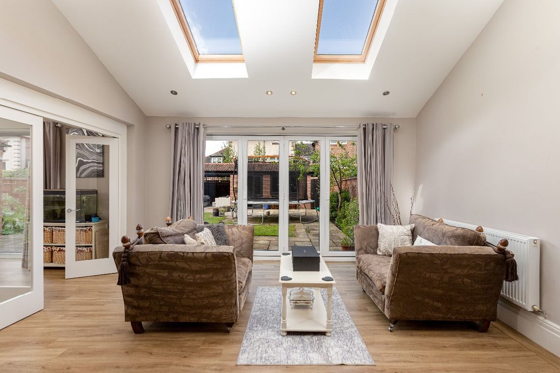 To Cleveland Avenue, This In Darlington, England, United