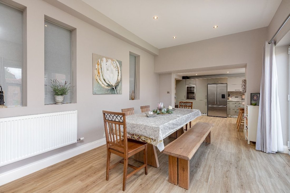 To Cleveland Avenue, This In Darlington, England, United