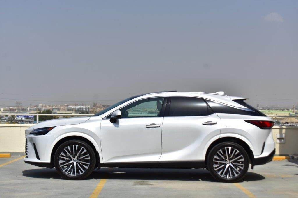 Suv in Dubai, Dubai, United Arab Emirates 4 - 13133659