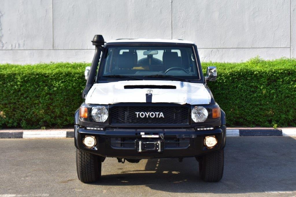 Pickup in Dubai, Dubai, United Arab Emirates 1 - 13133630