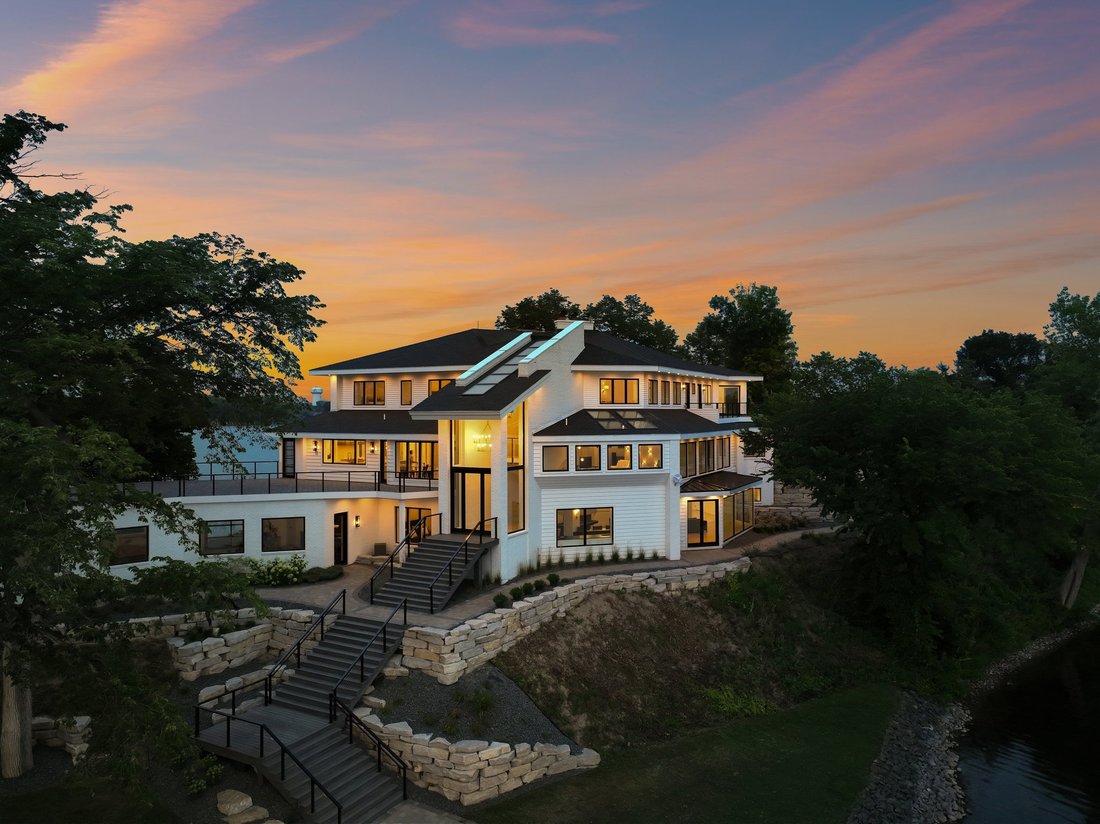 Exquisite Modern Two Story On In White Bear Lake, Minnesota, United