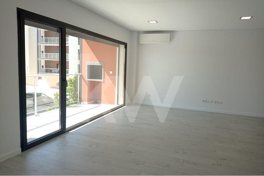 Fantastic Duplex T5 New In The Center Of Montijo In Montijo, Setubal