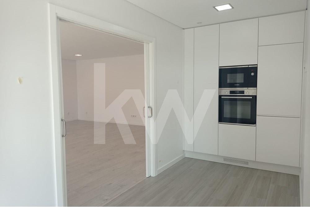 Fantastic Duplex T5 New In The Center Of Montijo In Montijo, Setubal