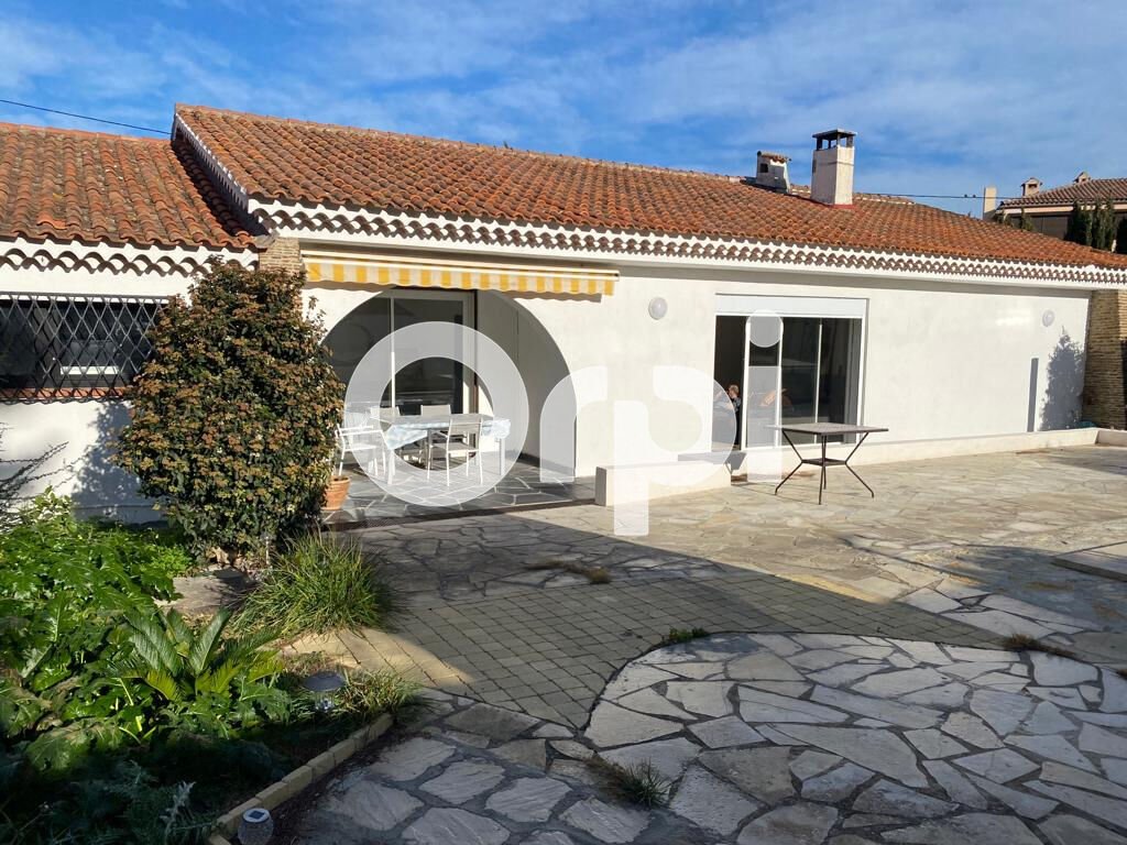 House in Six-Fours-les-Plages, Provence-Alpes-Côte d'Azur, France 1 - 12507845