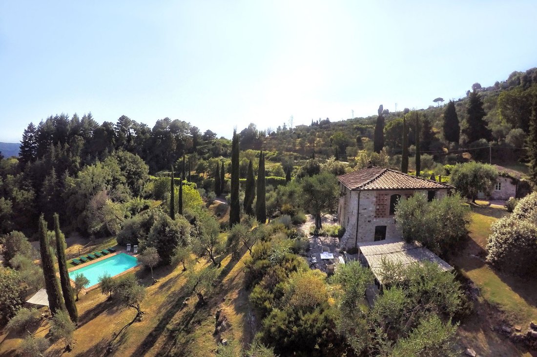 Farm Ranch in Historic Center, Lucca, Tuscany 4 - 13137187