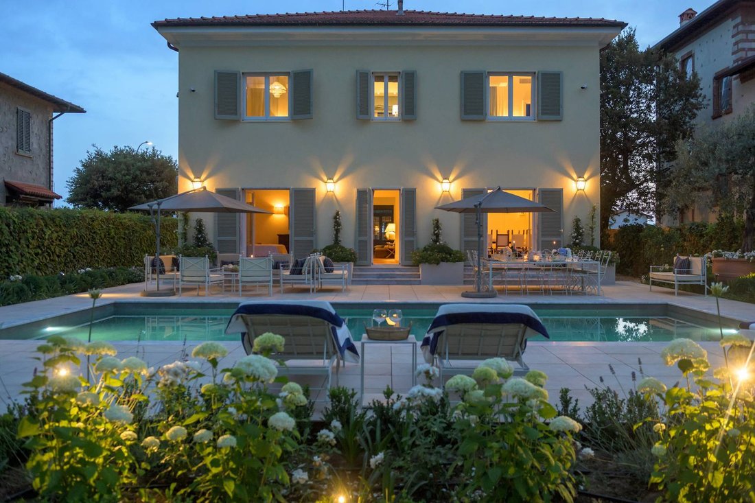 House in Center, Forte dei Marmi, Tuscany 3 - 13137465