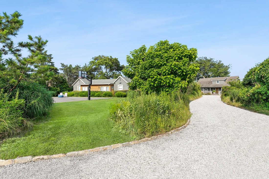 Southampton Waterfront Compound In Southampton, New York, United States