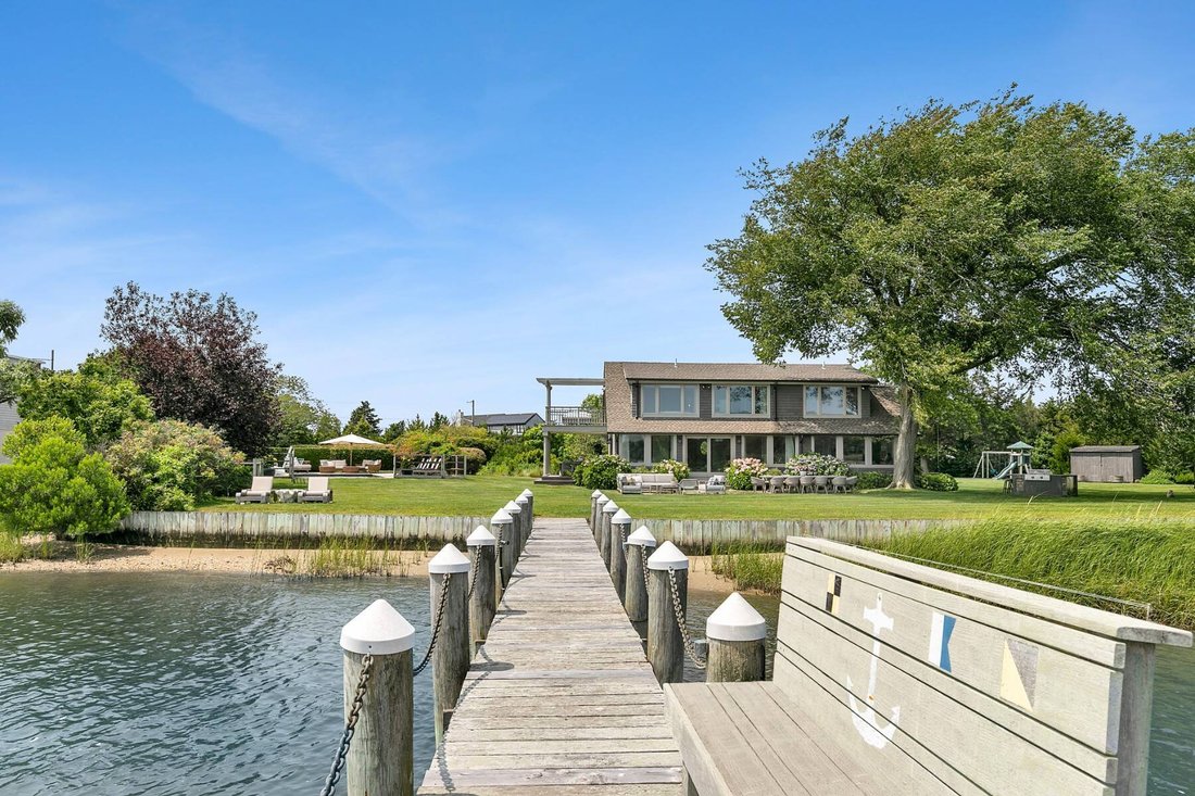 Southampton Waterfront Compound In Southampton, New York, United States