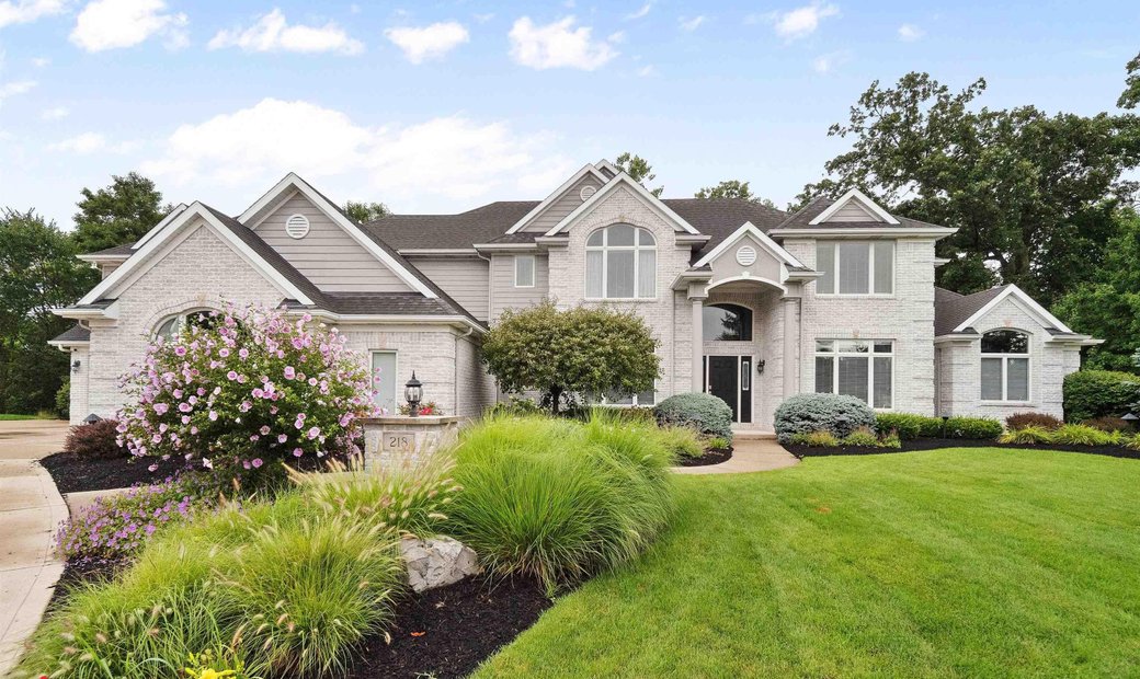 5 Bedrooms Single Family Detached In Huntertown, Indiana, United States