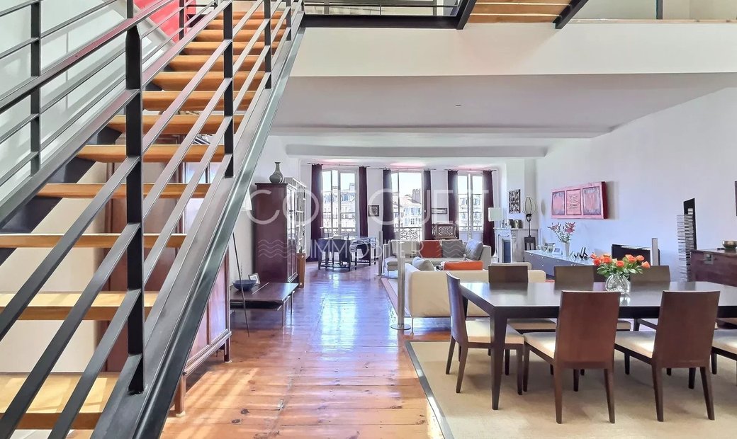 Bayonne Centre A 5 Room Apartment With In Bayonne, Nouvelle Aquitaine