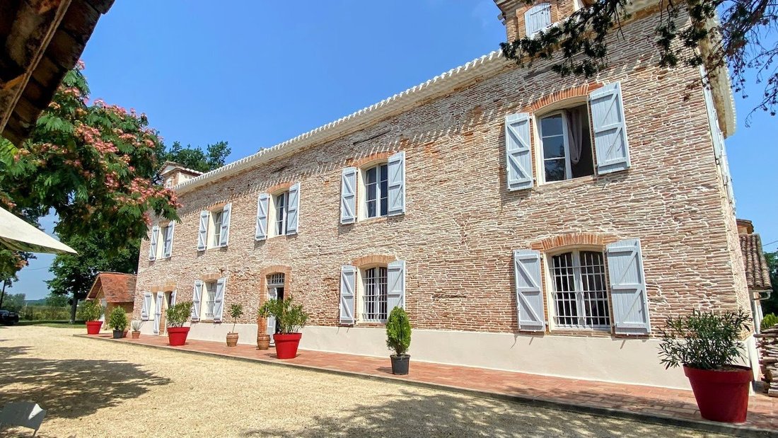 Artistic Residence In A Majestic In Montpezat De Quercy, Occitanie