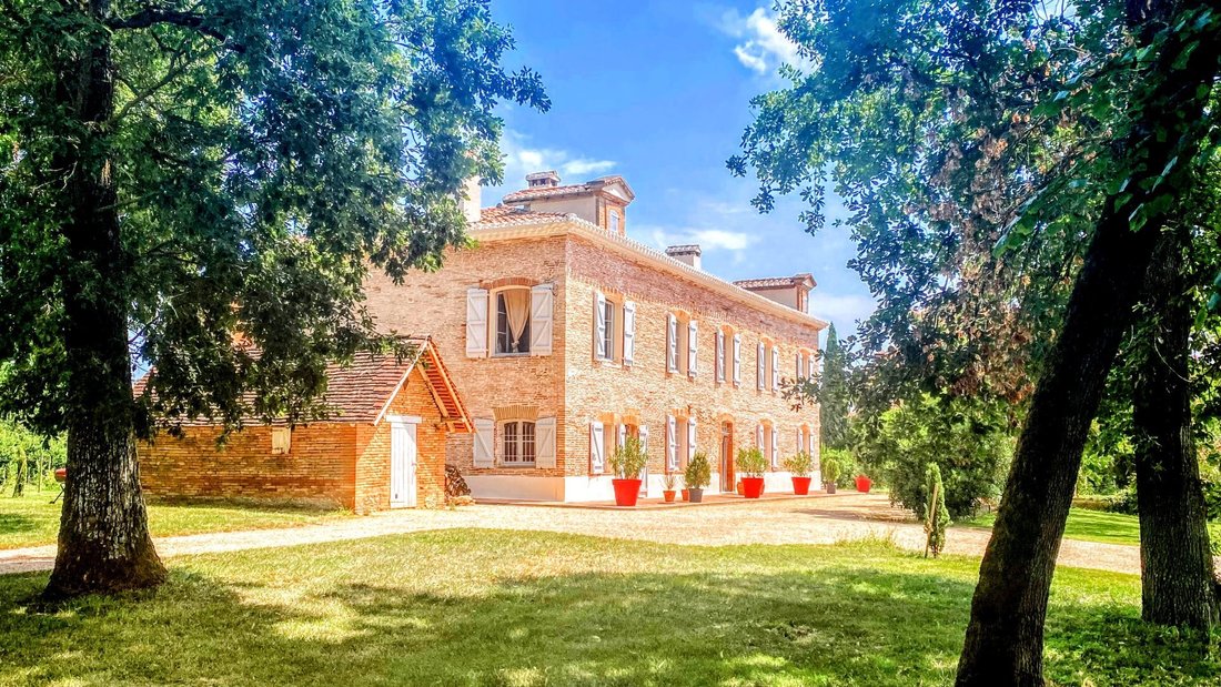 Artistic Residence In A Majestic In Montpezat De Quercy, Occitanie