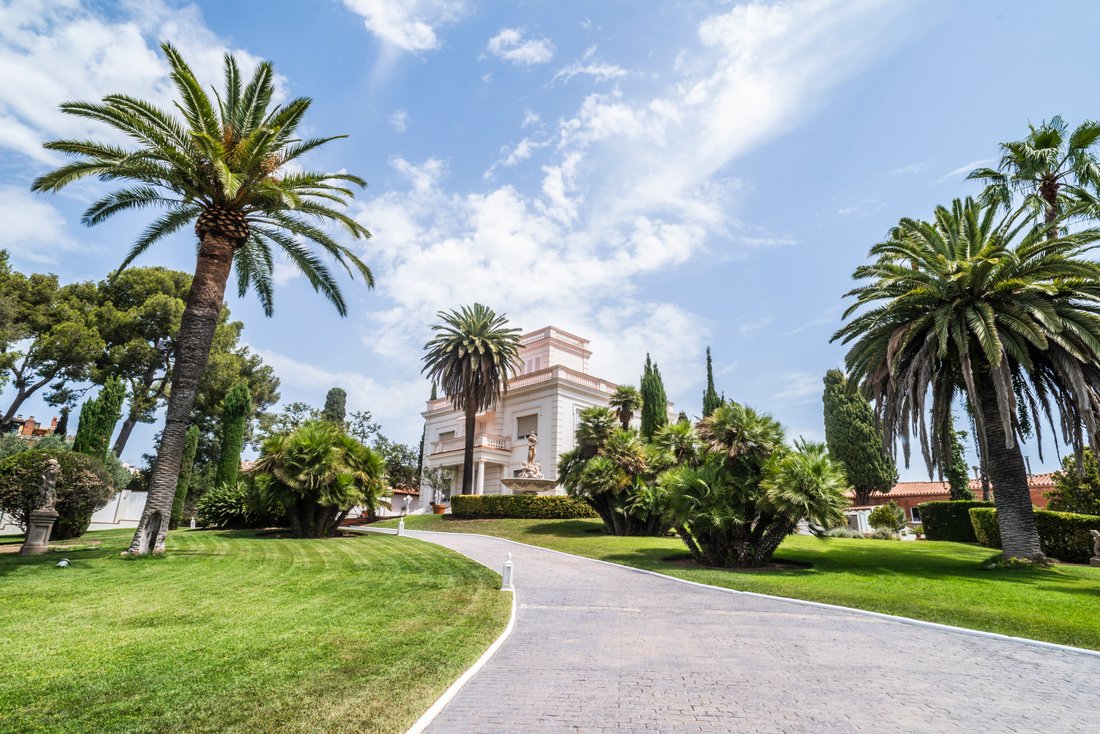 Magnificent Historic Estate Of 3,800 M² In Sant Just Desvern, Catalonia