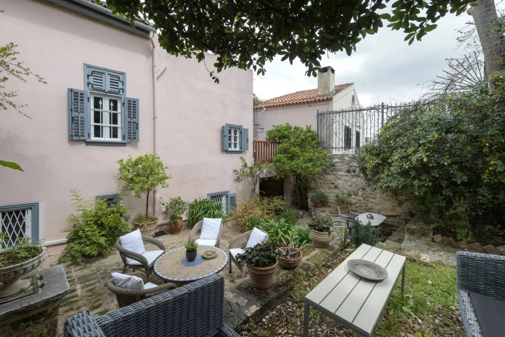 Flirting Acropolis In Athens, Greece For Sale (12325320)