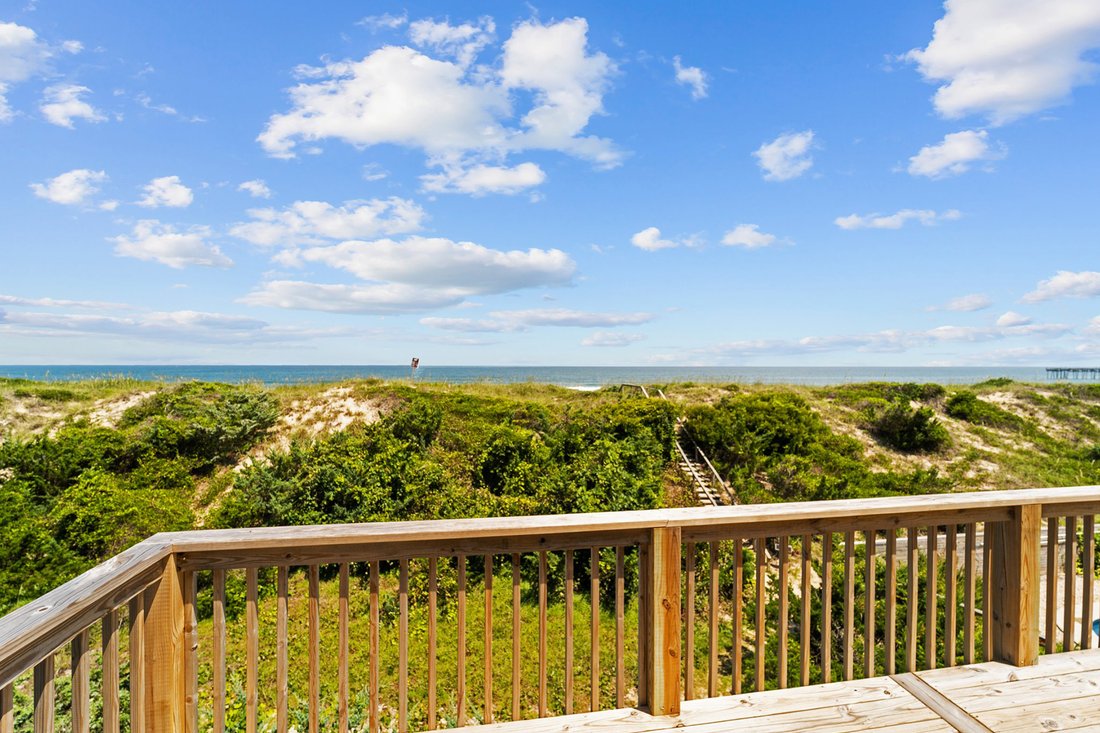 Vintage Oceanfront Property In Avon, North Carolina, United States For