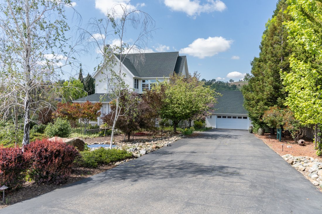 335 Sutter Crest East, Sutter Creek, In Sutter Creek, California