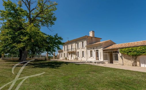 House in Bordeaux, Nouvelle-Aquitaine, France 1
