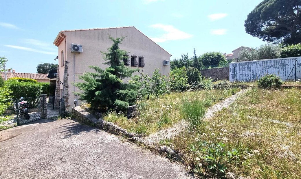 Fréjus House In Fréjus, Provence Alpes Côte D'azur, France For Sale