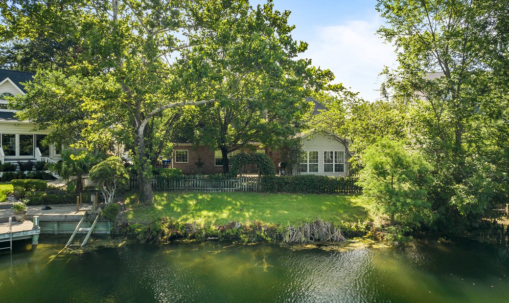 Lakefront Home In Mt. Pleasant In Mount Pleasant, South Carolina