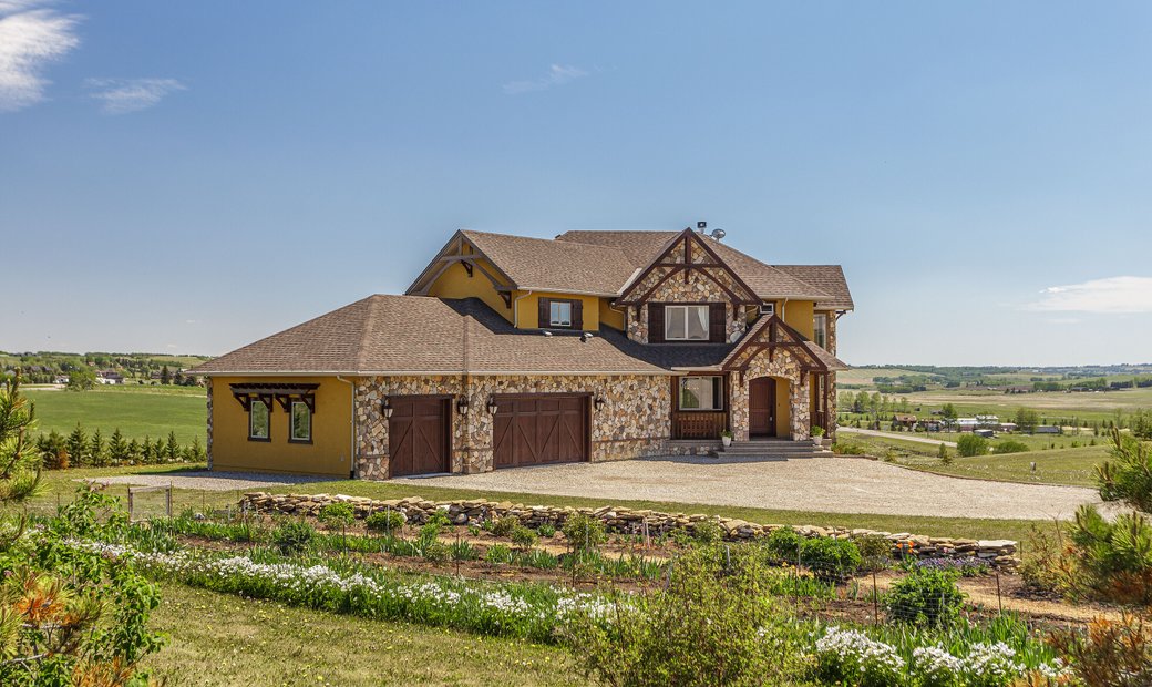 Extraordinary Country Living In Priddis, Alberta, Canada For Sale