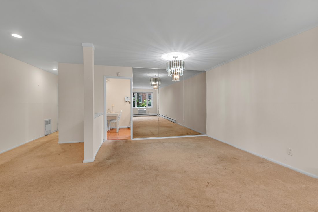 200 S Middle Neck Road, Great Neck, Ny, In Great Neck, New York, United