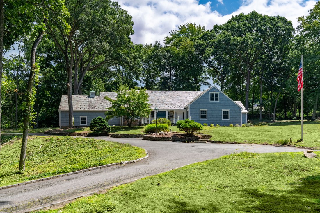 36 Farmstead Lane, Brookville, Ny, In Brookville, Pennsylvania, United