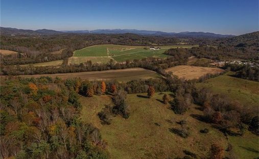 House in Etowah, North Carolina, United States 1