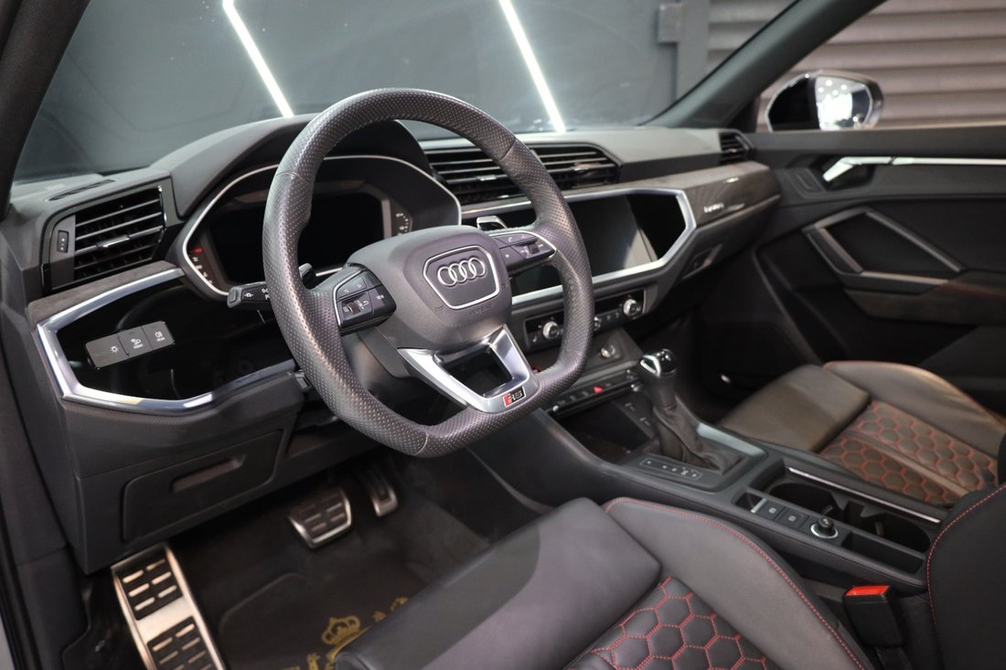 Suv in Dubai, Dubai, United Arab Emirates 5 - 13142526