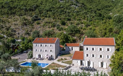 Villa in Prčanj, Kotor Municipality, Montenegro 1