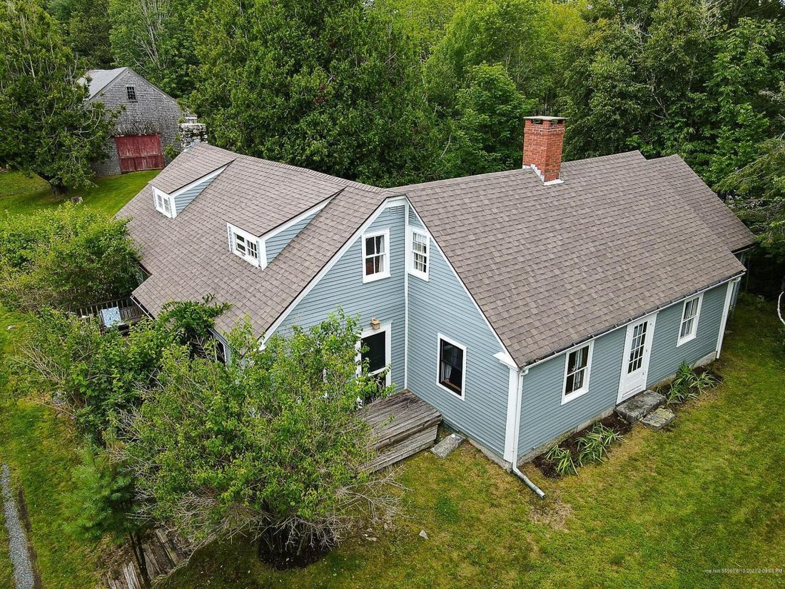 4 Bedrooms Single Family Detached In Blue Hill, Maine, United States