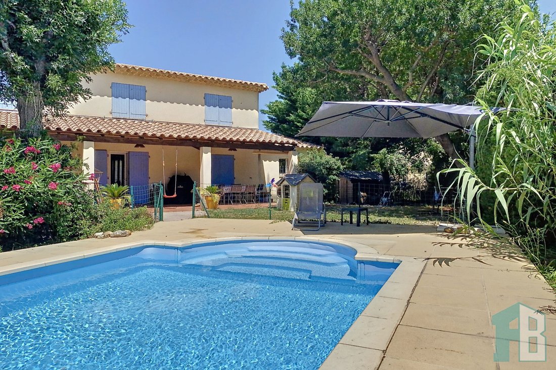 Villa in Nord et Ouest, Eyguières, France 1 - 12900841