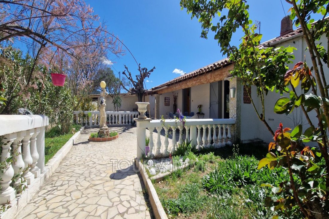 Villa in Centre Ville, Saint-Maximin-la-Sainte-Baume, France 3 - 13142964