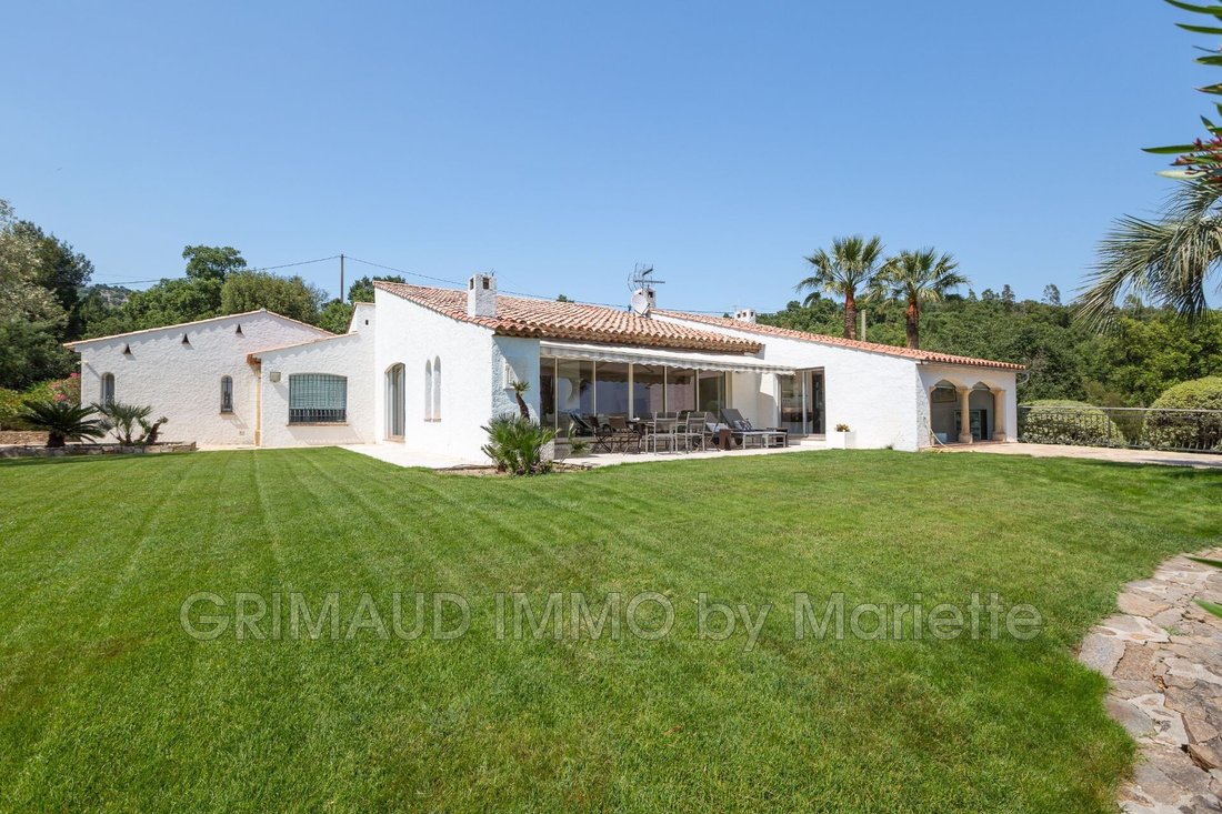 Vente Propriété 15 Pièce(s) In Le Plan De La Tour, France For Sale