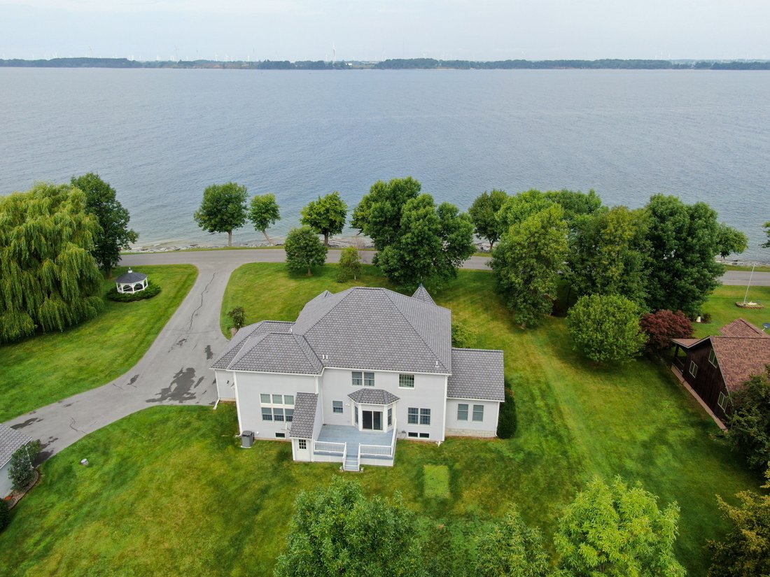 Stunning Waterfront Contemporary On 10 In Cape Vincent, New York ...