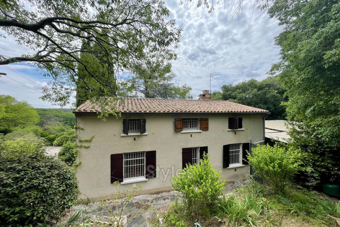 Jolie Vue Dominante In Montpellier, France For Sale (13143518)