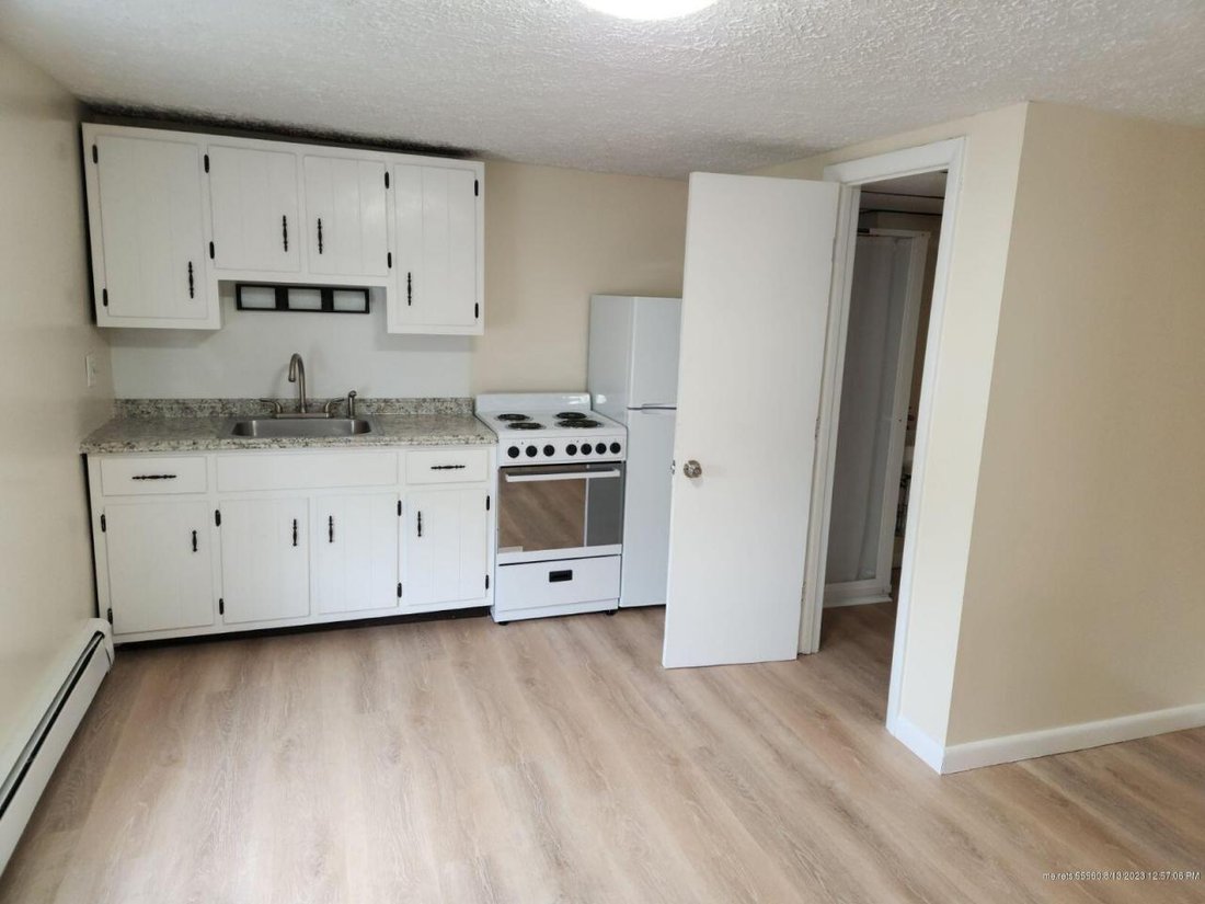 Multi Family Home In Lewiston, Maine, United States For Sale (12311441)