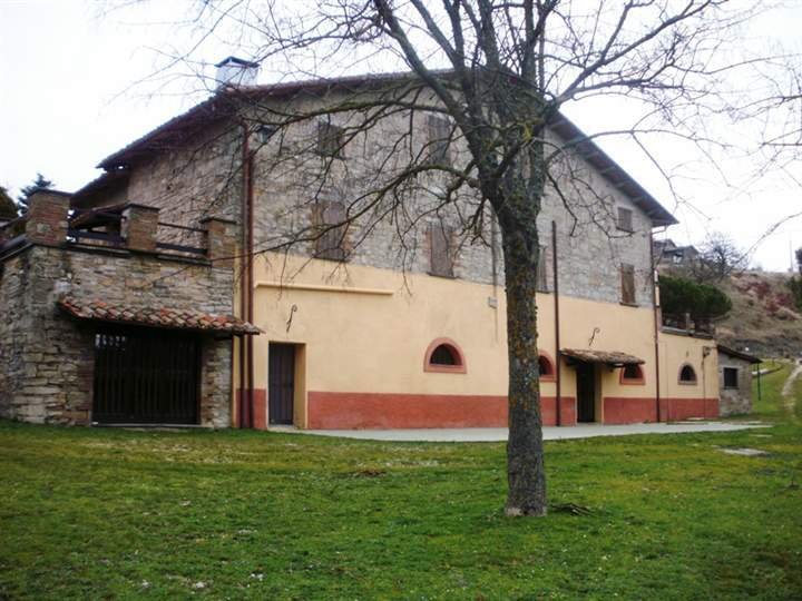 House in Gubbio, Umbria, Italy 1 - 13145576