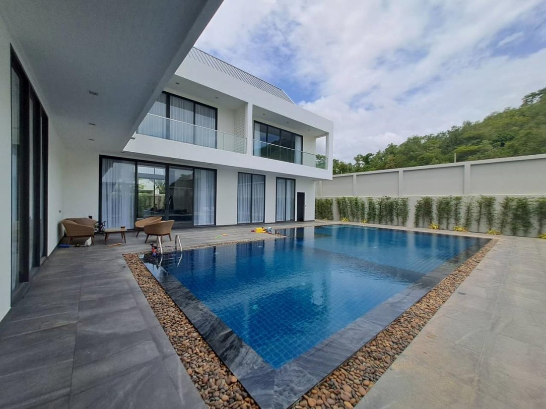 Luxury Pool Villas For Sale In In Bang Lamung Sub District, Chon Buri