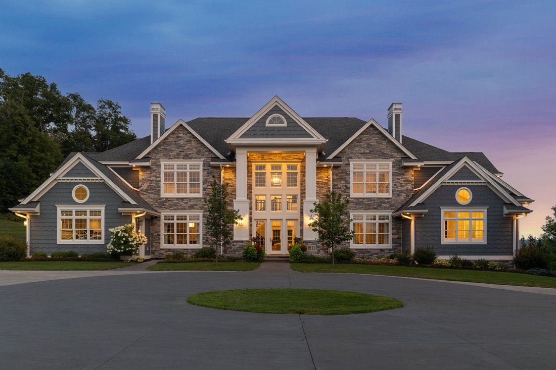 1811 Crestview Court, Red Wing, Mn 55066 In Red Wing, Minnesota, United