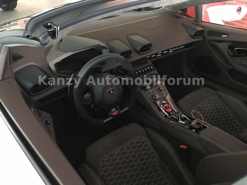 Cabriolet in Kusterdingen-Jettenburg, Germany 5 - 13147004